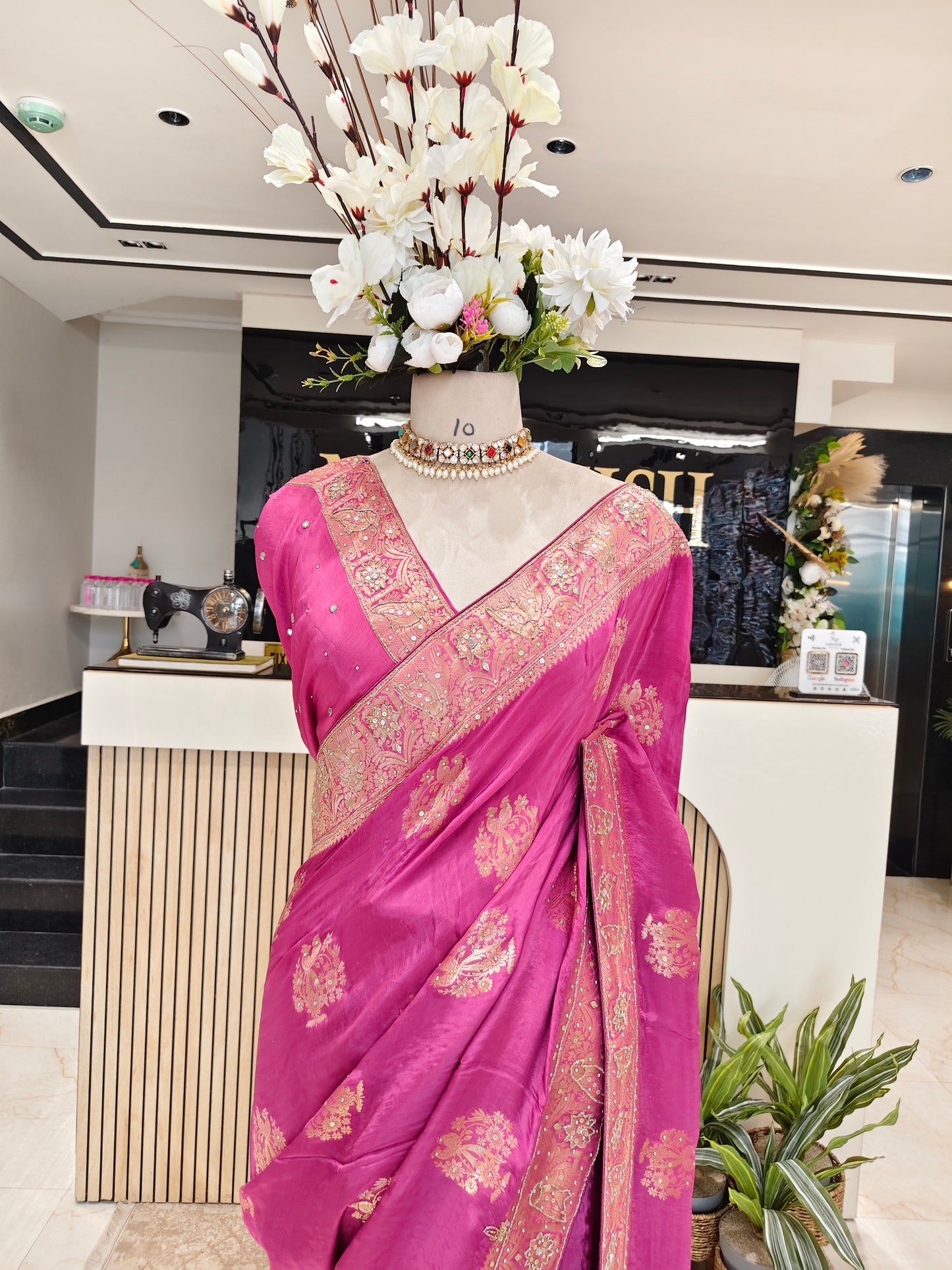 Onion Pink Birds Motif Crepe Saree