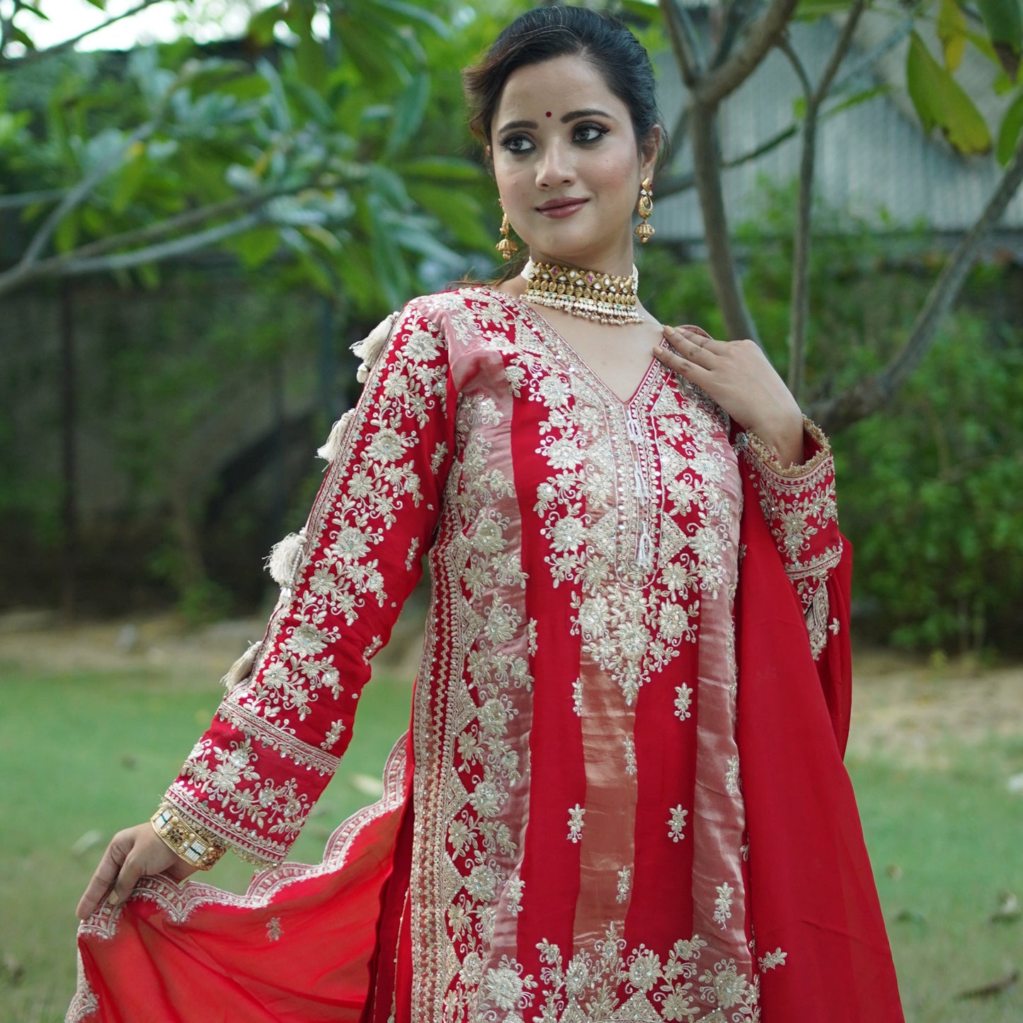 Laal-Banarsi – Hand Embellished Red Tissue Plazo Suit