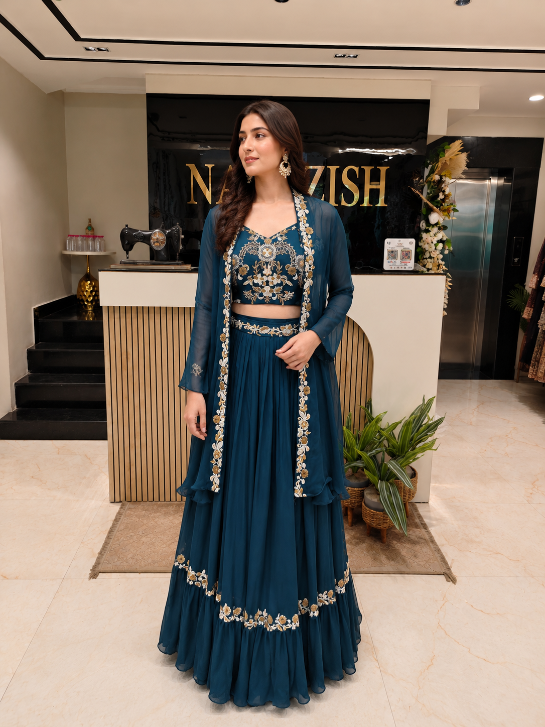 Indo Western Dress for Women
Designer Indo Western Outfit
Luxury Indo Western Set
Wedding Indo Western Collection
Party Wear Indo Western Dress