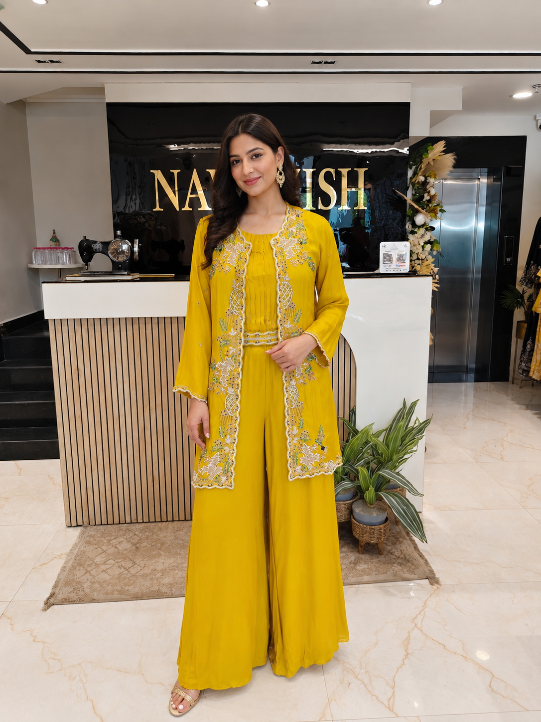 Mustard Indo Western Set
Designer Blazer Palazzo Outfit
Kutdana Dabka Handwork Set
Luxury Fusion Wear for Women
Festive Indo Western Palazzo Set