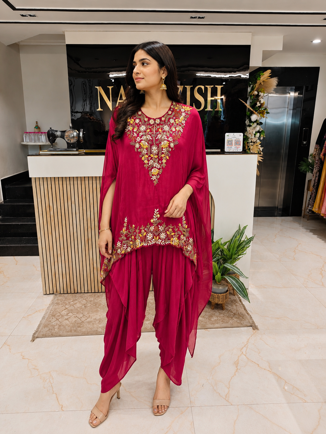 Maroon Indo Western Set
Designer Tulip Pant Outfit
Kutdana Dabka Handwork Kurta
Luxury Festive Fusion Wear
Modern Party Wear for Women