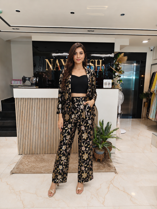 Black Indo Western Set
Designer Pant Set Women
Sequins Fusion Wear Outfit
Contemporary Wedding Wear India
Luxury Fusion Wear Women