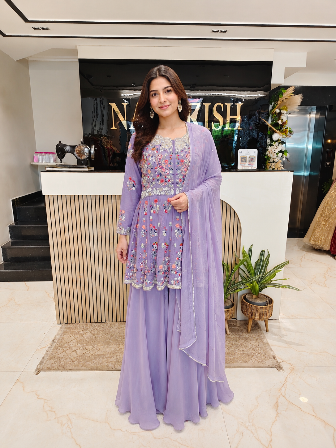 Lavender Anarkali Set
Designer Palazzo Set Women
Kutdana Dabka Work Outfit
Wedding Wear Anarkali India
Luxury Festive Wear Women