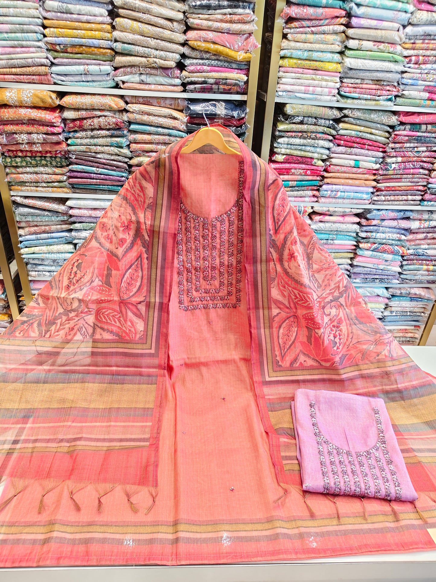Linen Unstitched Suit with Knot Work
Designer Linen Dress Material
Printed Linen Suit with Dupatta
Knot Work Neck Linen Suit
Santoon Bottom Linen Suit