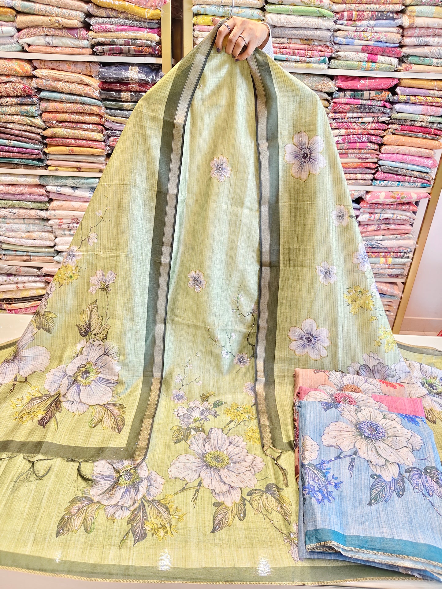 Chanderi Unstitched Suit Set
Floral Print Chanderi Suit
Handwork Designer Suit
Women's Festive Ethnic Wear
Printed Dupatta Suit Collection