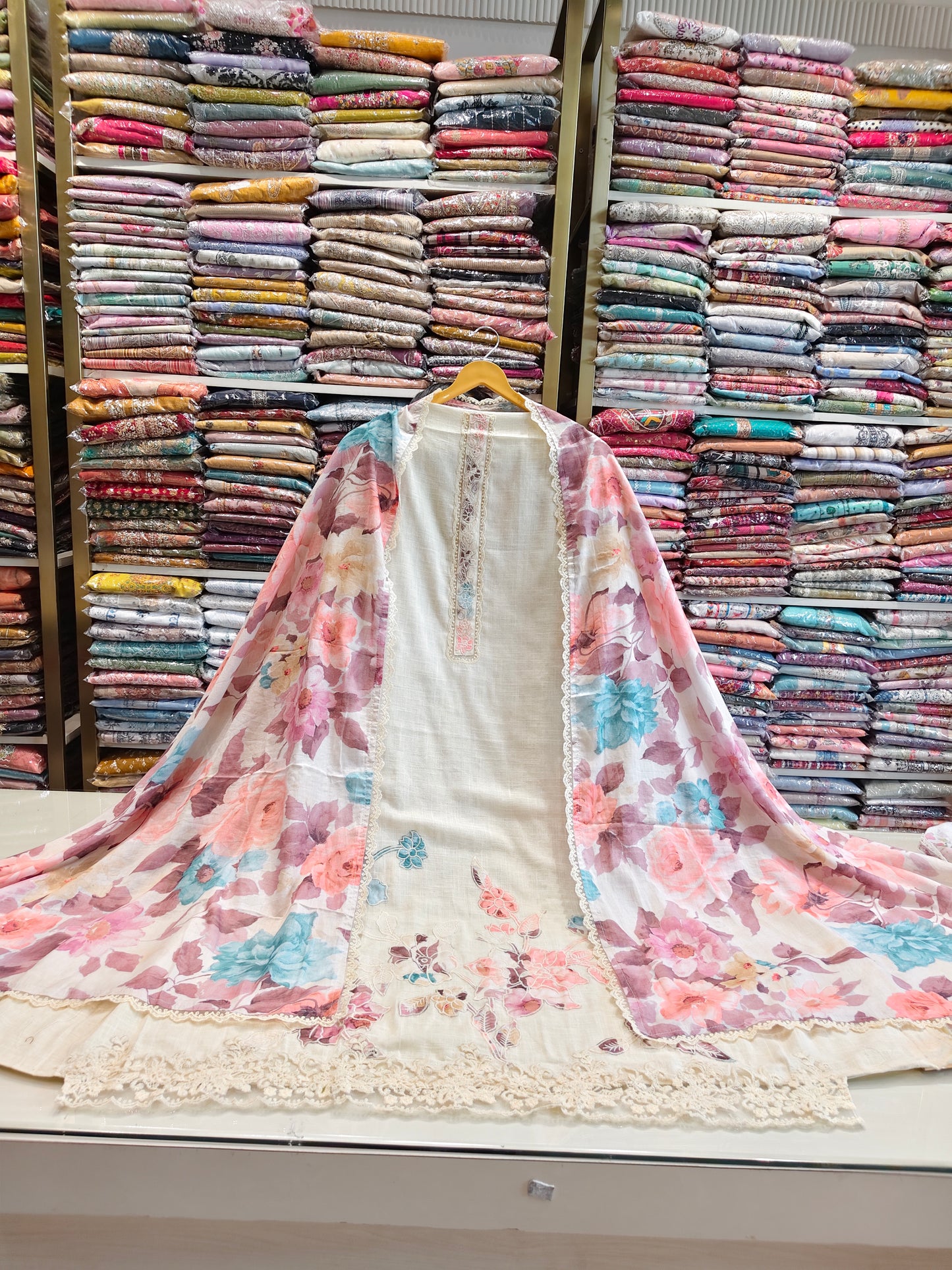 Linen Applique Neck Suit
