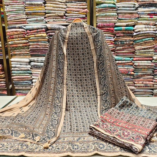 Ajrak Print Muslin Suit
Unstitched Muslin Dress Material
Ajrak Booti Dupatta Set
Traditional Ajrak Suit Design
Cotton Muslin Ethnic Wear India