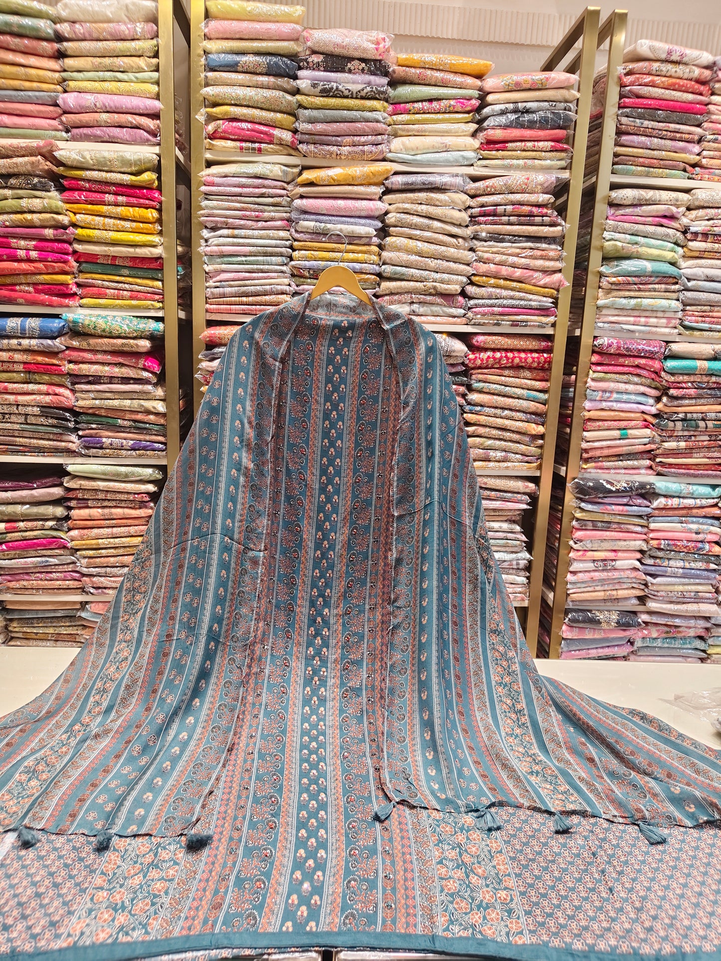 Printed Muslin Suit with Knot Work