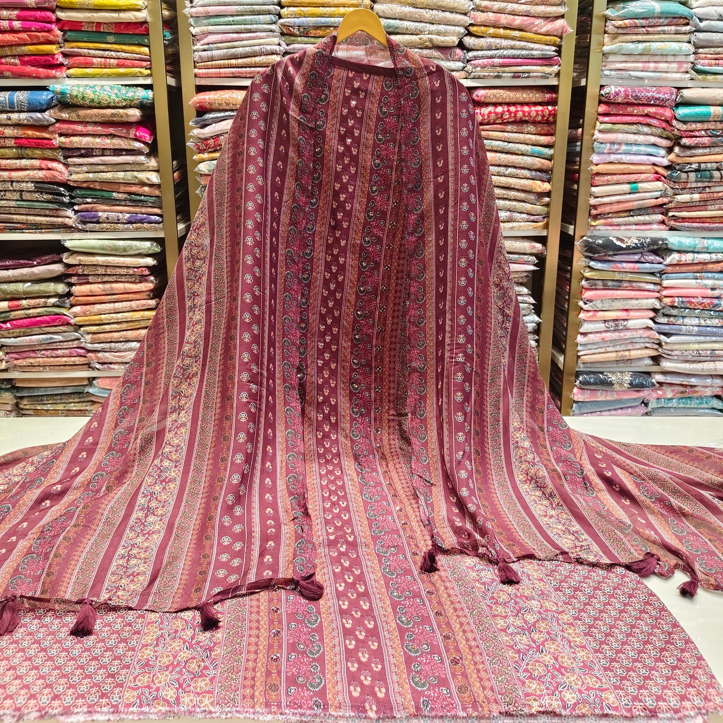 Printed Muslin Suit with Knot Work