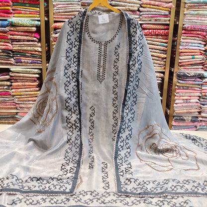 Tissue Suit with Elegant Patch Work