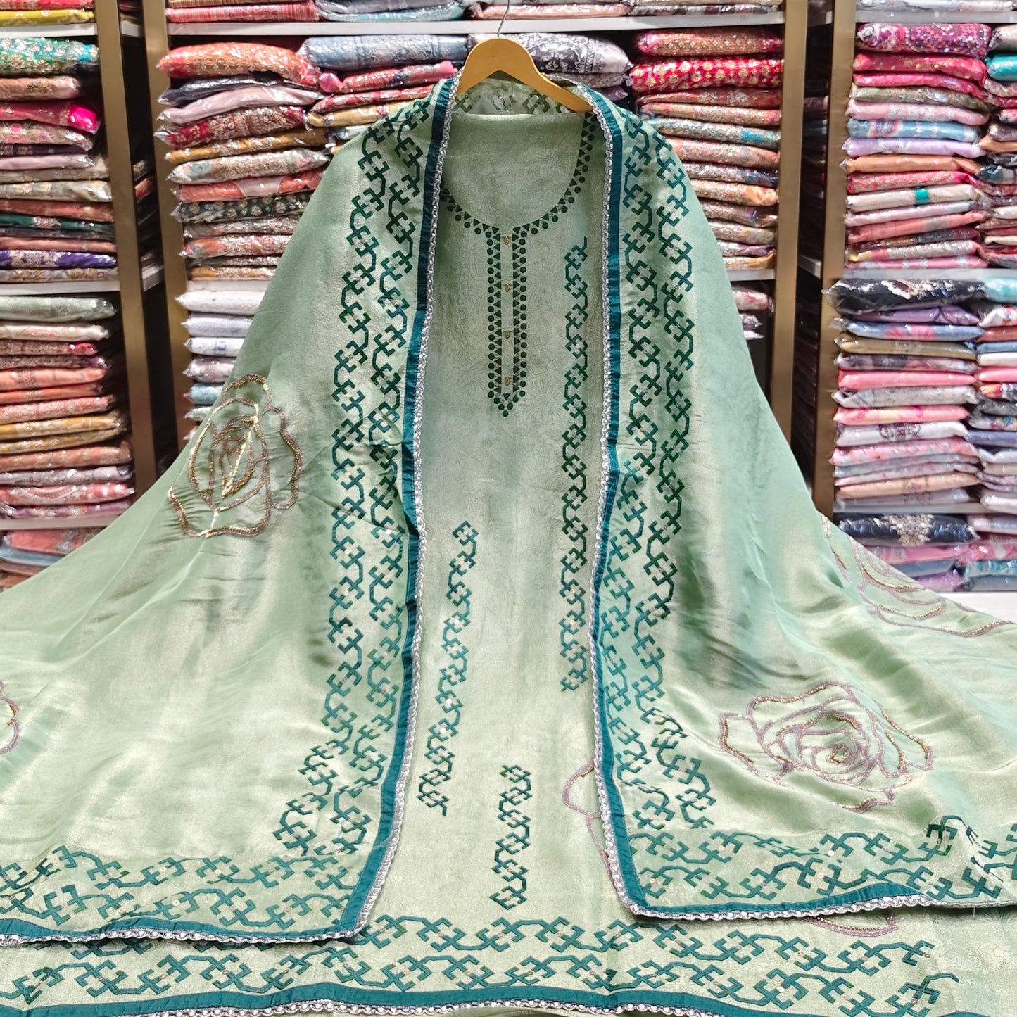 Tissue Suit with Elegant Patch Work