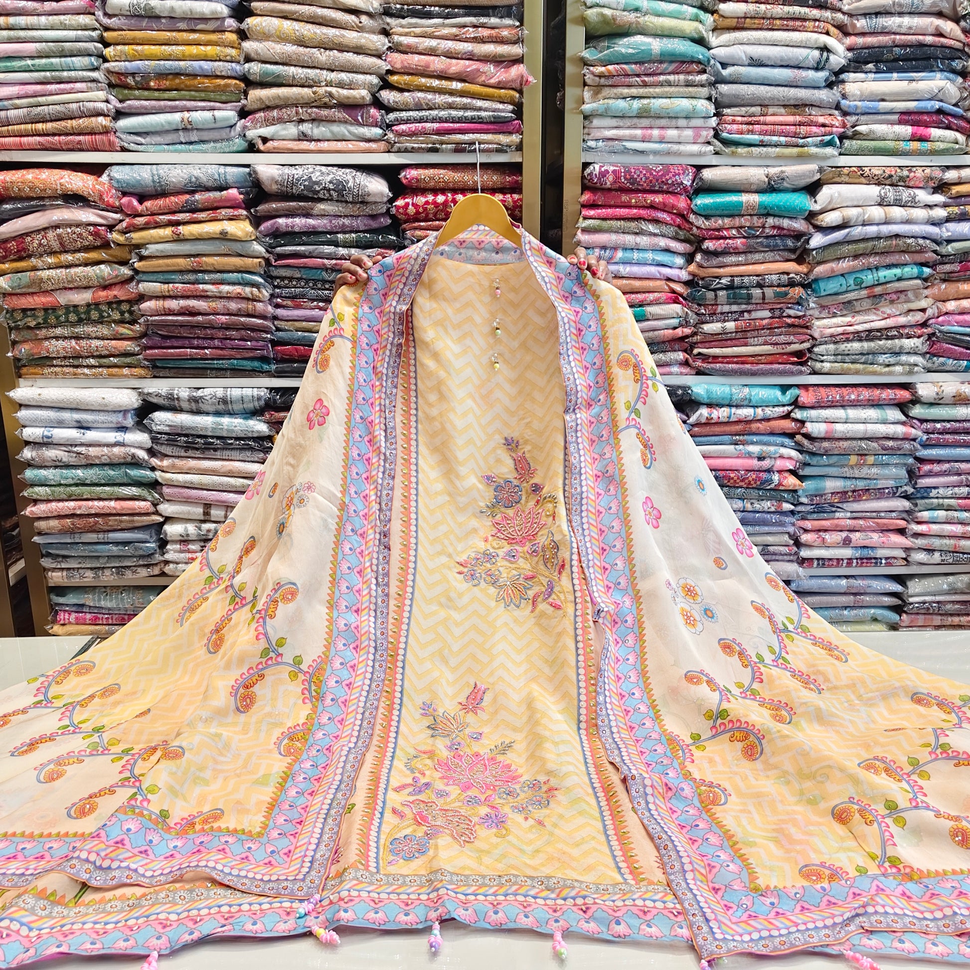 Lemon Peach Crepe Suit
Katdana Patch Work Suit
Floral Organza Dupatta Suit
Designer Unstitched Dress Material
Ethnic Suit India