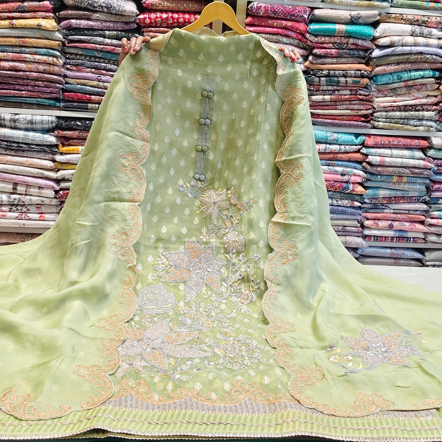 Pista green tissue suit set
Zari resham patch work suit
Organza dupatta heavy border suit
Designer unstitched festive suit
Tissue silk ethnic wear for women