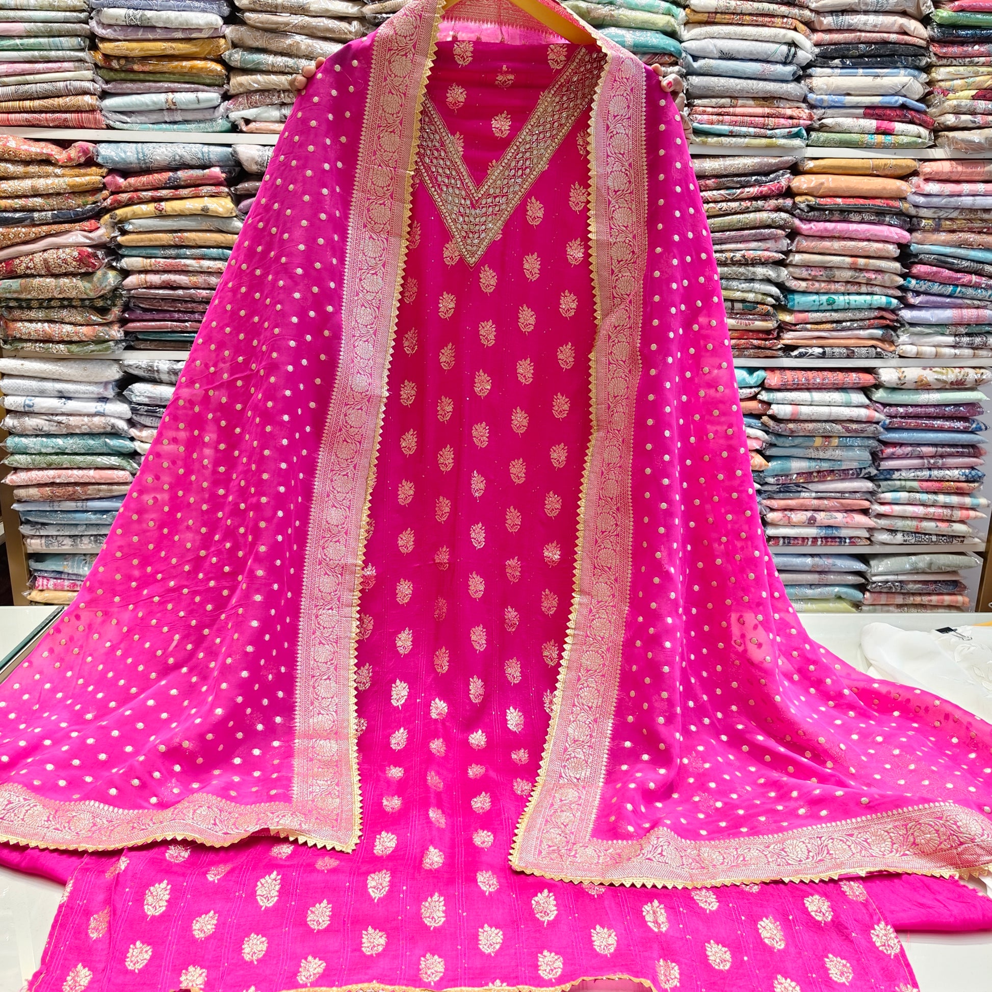 Chanderi Suit Set
Zari Work Dress Material
Organza Dupatta Suit
Festive Ethnic Wear
Handwork Unstitched Suit