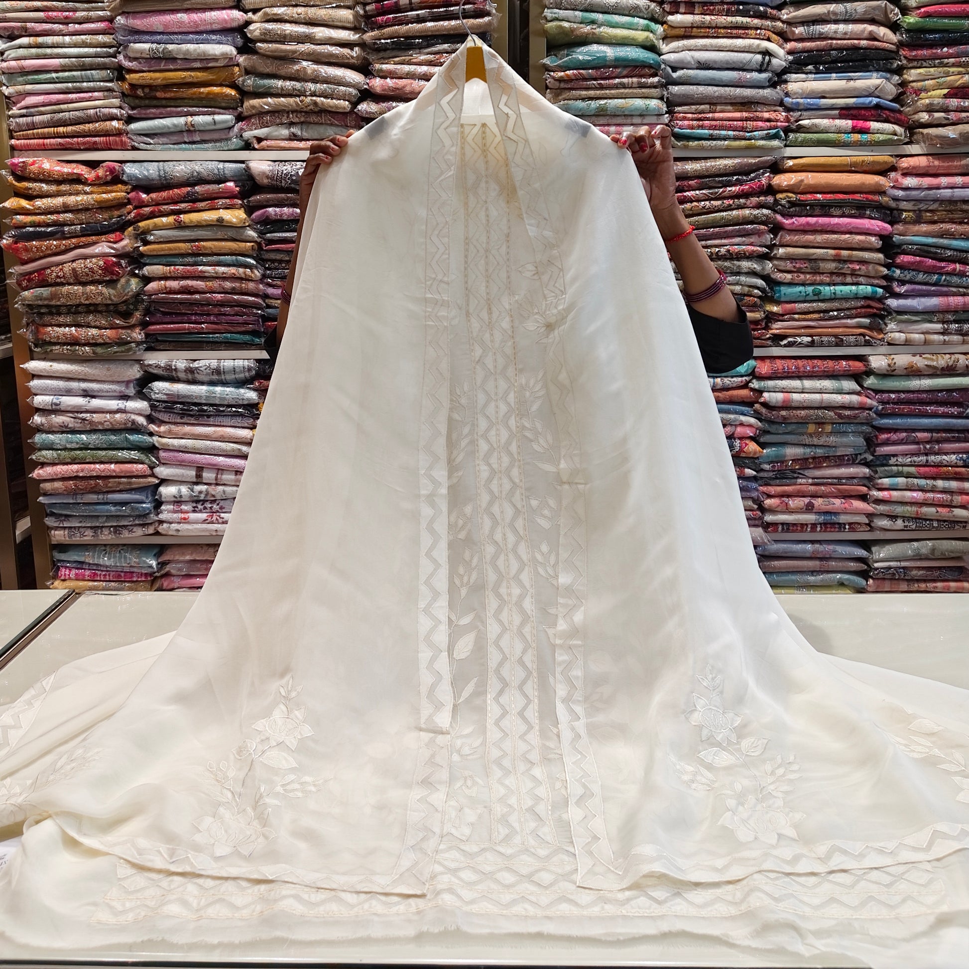 Off White Organza Suit Set
Resham Work Dress Material
Organza Dupatta Suit
Festive Unstitched Suit
Elegant Ethnic Wear for Women
