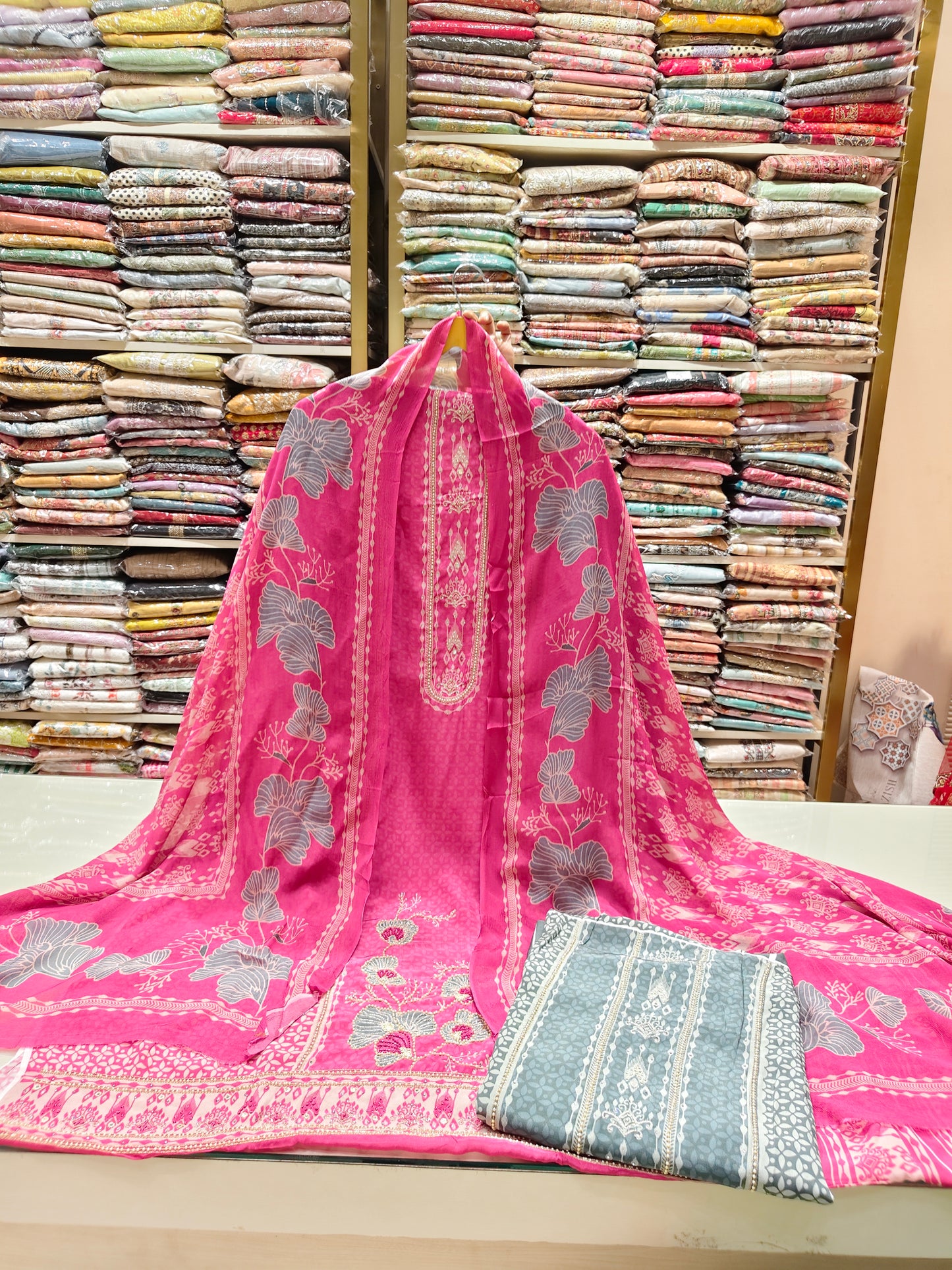 [Luxury printed crepe suit, unstitched ethnic wear, resham zari work suit, festive Indian wear, designer salwar suit]
[Elegant Pakistani style suit, printed crepe dress material, zarkan work suit set, wedding festive outfit, premium ethnic collection]
[Women’s unstitched suit online, embroidered crepe suit, Indian traditional wear, festive suit with dupatta, ethnic fashion India]
[Party wear unstitched suit, luxury ethnic outfit, printed designer suit set, handcrafted resham detailing, stylish festive wear]
