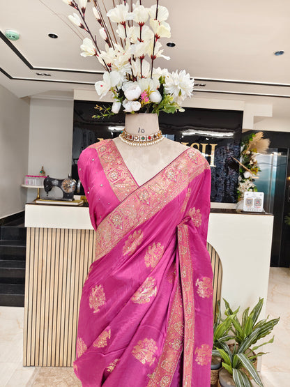 Onion Pink Birds Motif Crepe Saree