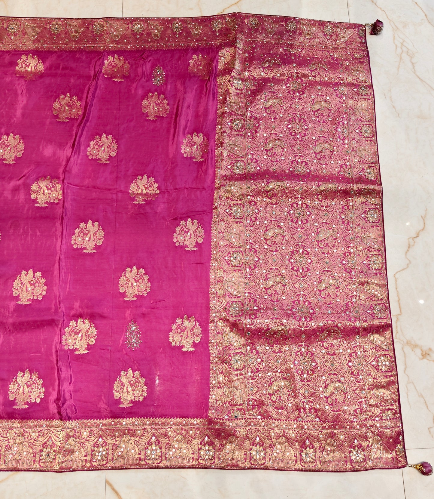 Onion Pink Birds Motif Crepe Saree