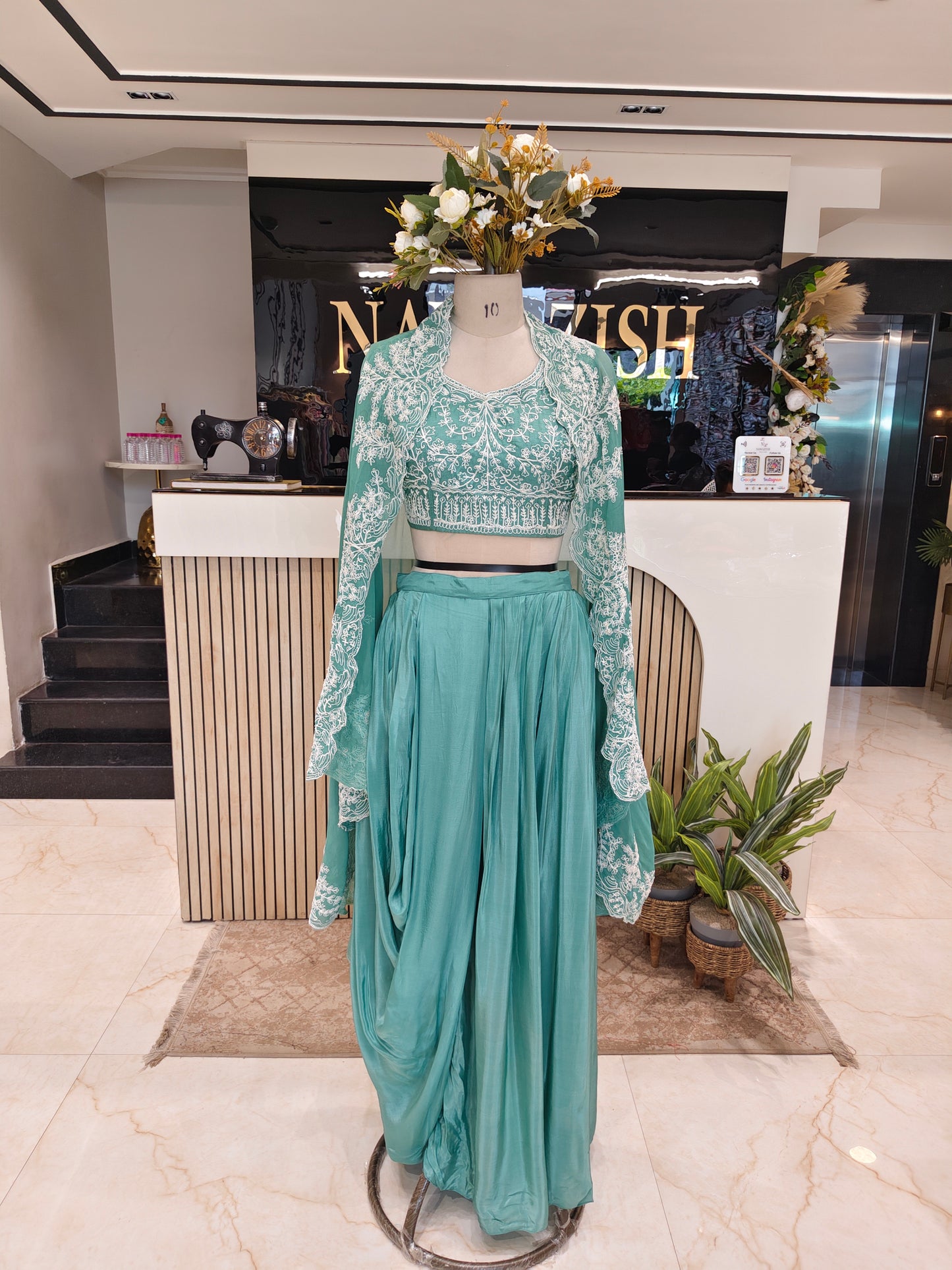 Green Resham Kutdana Drape Cape Set