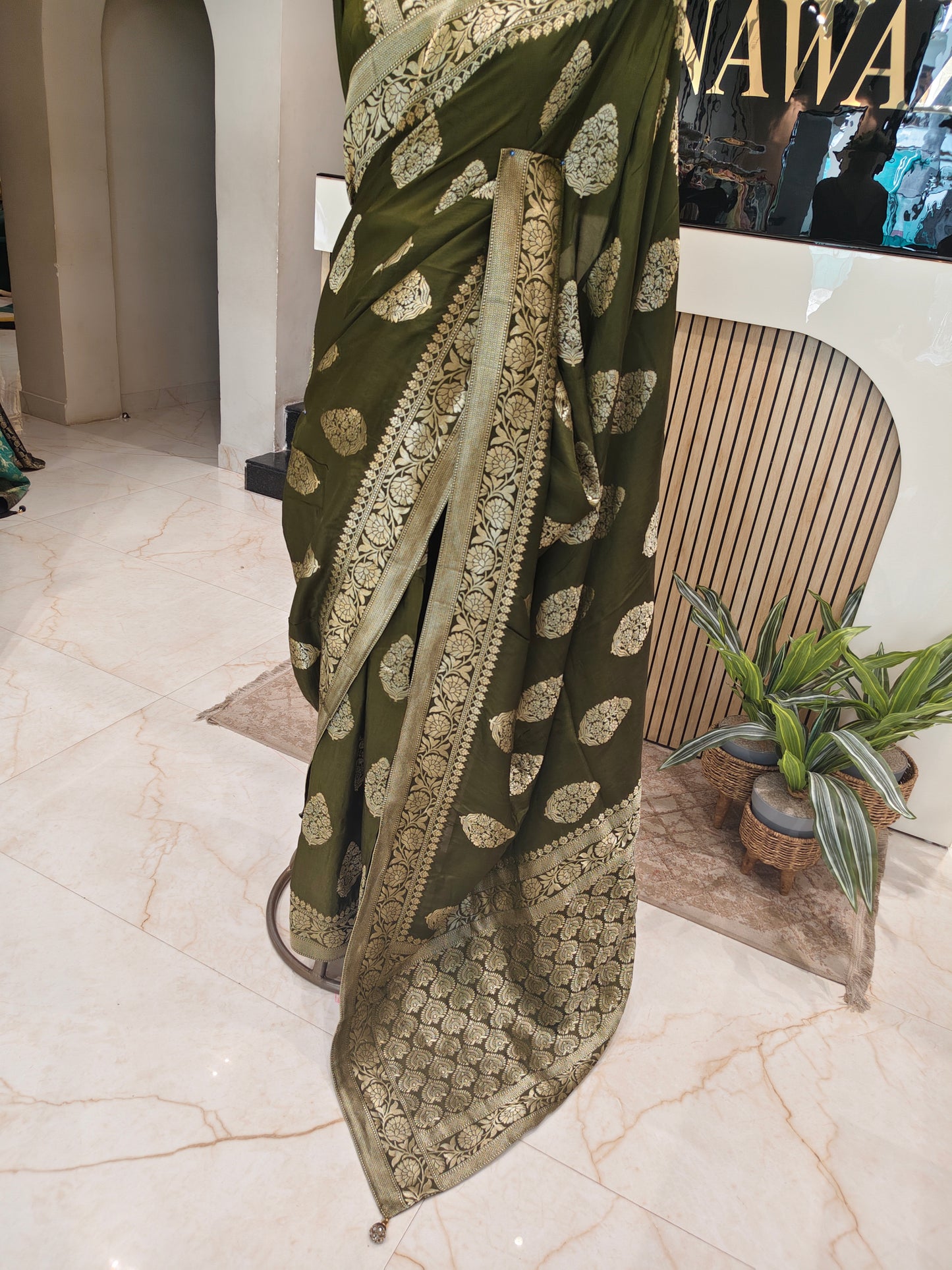 Mehendi Green Dola Silk Saree