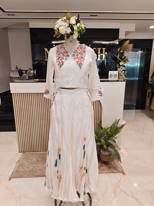 Off White Sharara Set
Indo Western Festive Wear
Designer Fusion Outfit India
Kutdana Work Party Wear
Contemporary Wedding Wear Women