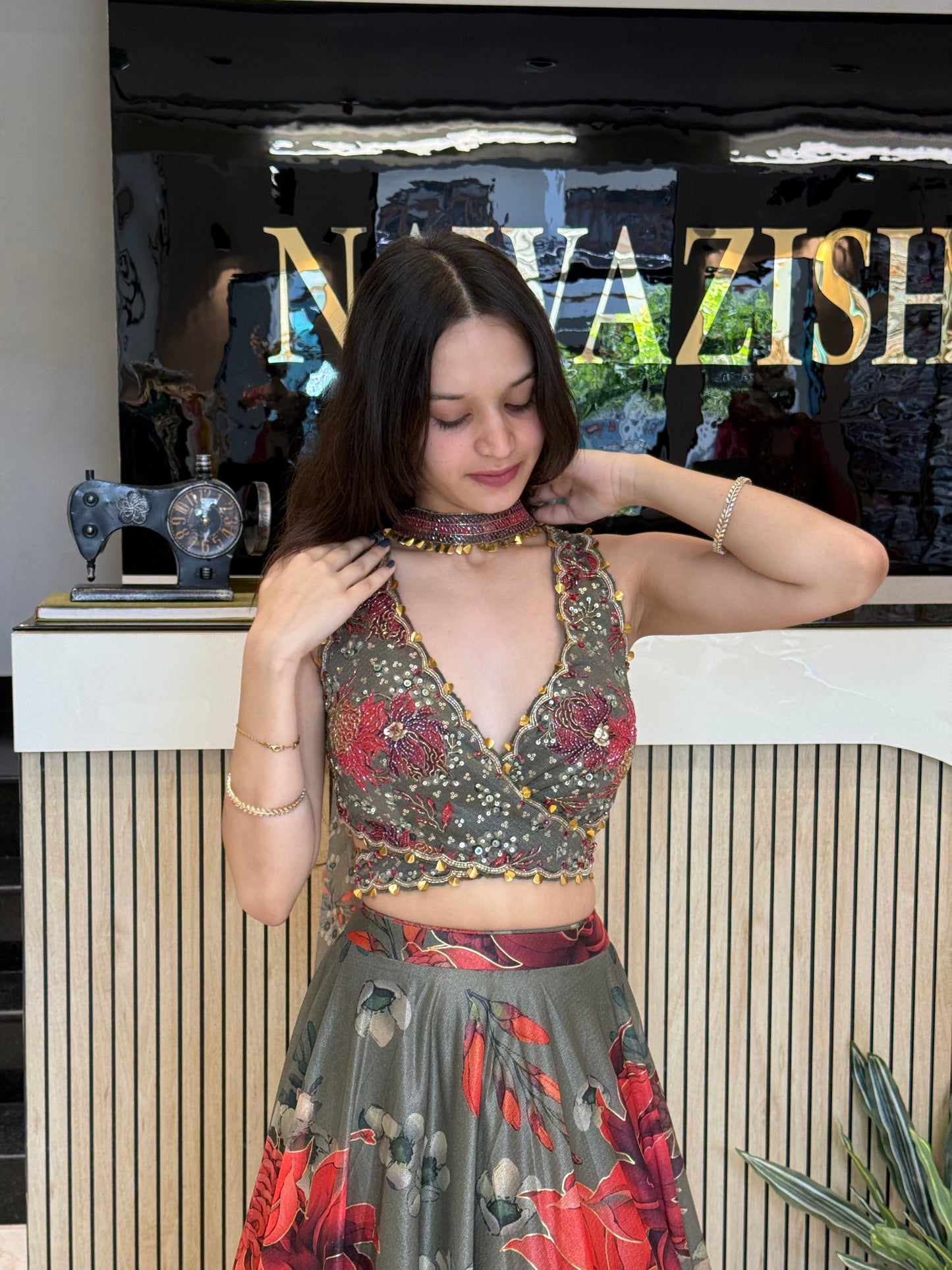 Olive Green Lycra Crop Top Skirt Set


Designer Floral Print Crop Top Skirt


Party Wear Crop Top with Handwork


Wedding Wear Olive Green Crop Top Set


Lycra Crop Top Skirt Set with Dupatta


