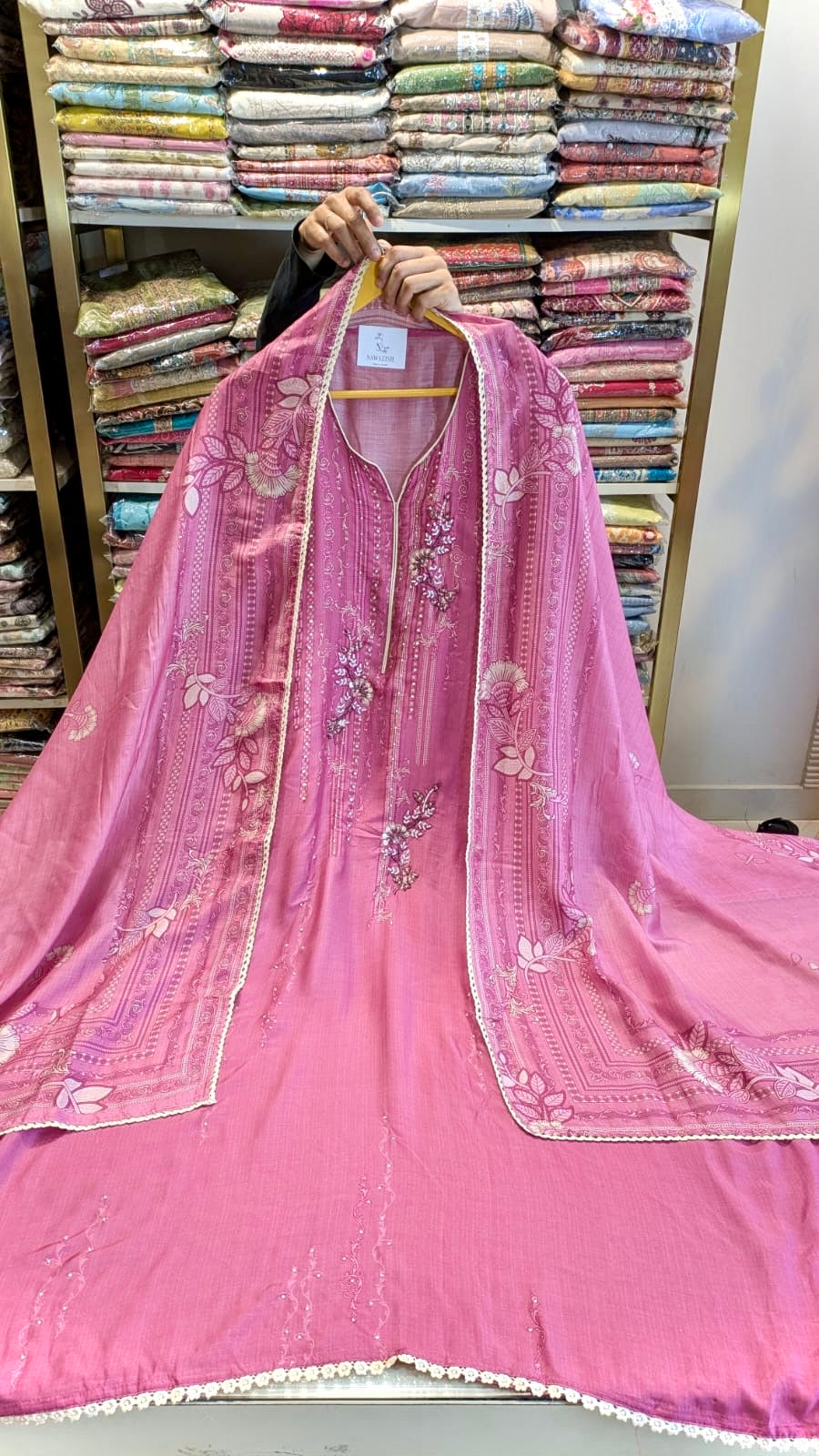 Green Muslin Cotton Unstitched Suit
Handwork Designer Suit for Women
Muslin Suit with Designer Dupatta
Party Wear Green Unstitched Suit
Premium Muslin Cotton Ethnic Suit