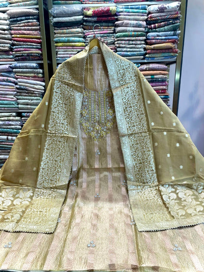 Crush Tissue Suit with Handwork Highlight