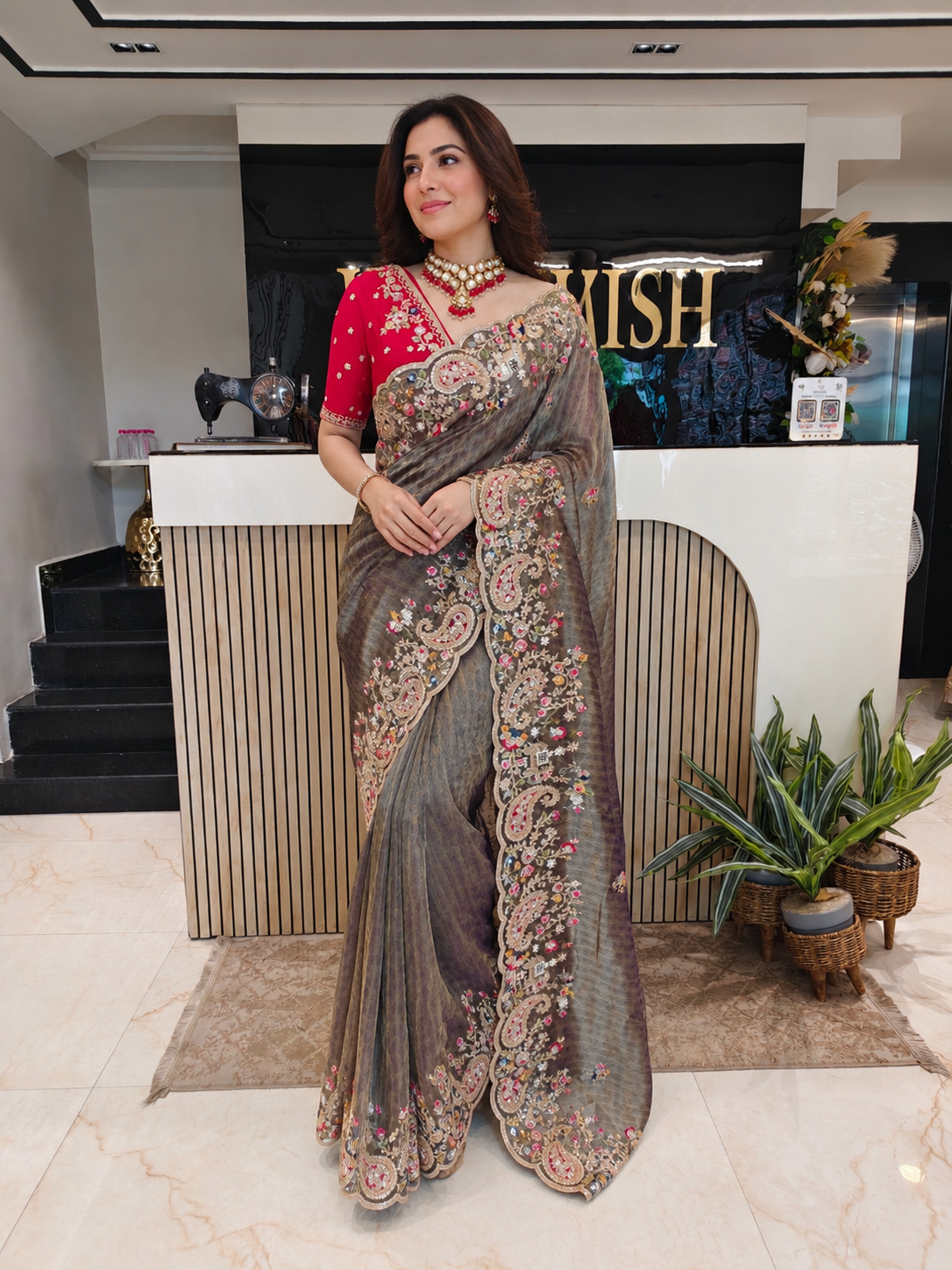 Rose Gold & Red Tissue Saree
Designer Tissue Saree
Animal Motif Saree
Wedding Wear Saree
Handwork Designer Saree