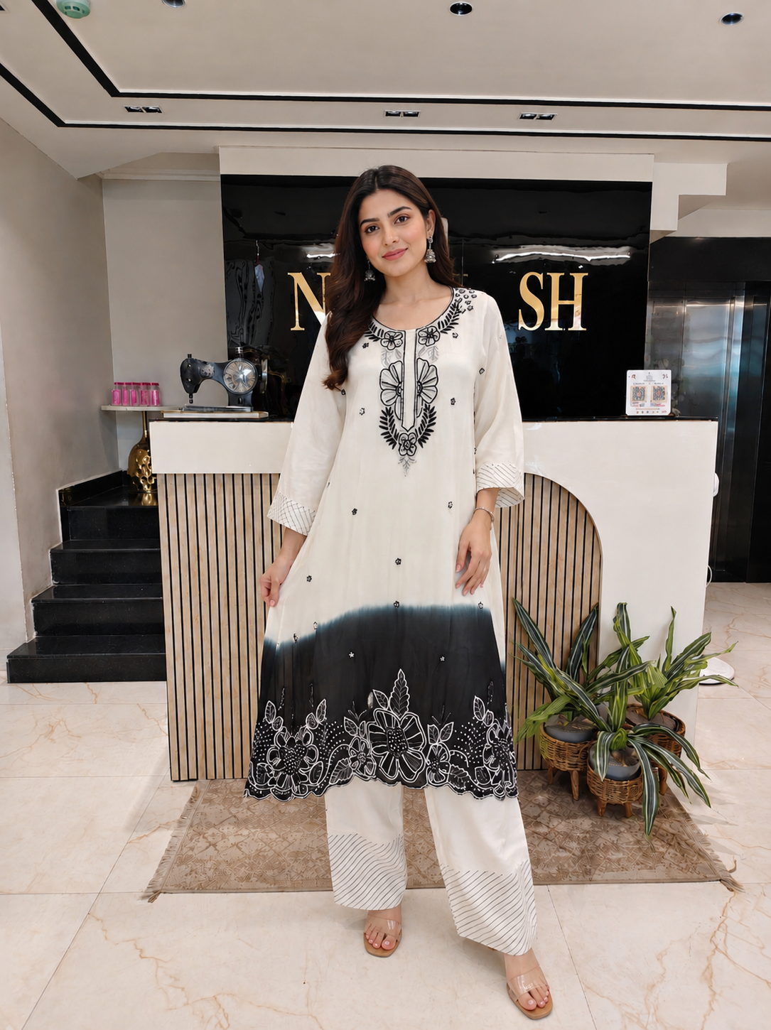 Cream Black Kaftan Set
Designer Kaftan Women
Kutdana Work Ethnic Outfit
Contemporary Fusion Wear India
Luxury Festive Wear Women