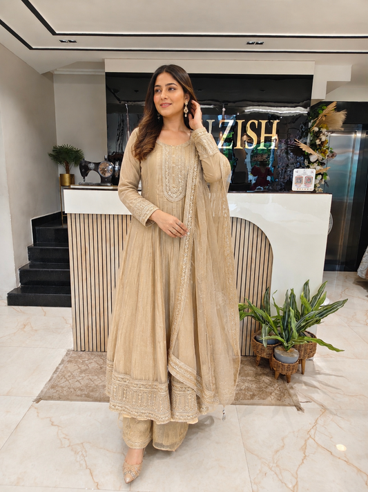 Golden Jacquard Tissue Anarkali Set
Designer Anarkali Farshi Salwar Set
Zari Cutdana Pearl Work Anarkali
Wedding Wear Golden Anarkali
Luxury Ethnic Wear