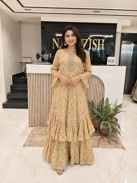 Parrot Green Palazzo Set
Designer Kaftan Women
Mirror Work Ethnic Outfit
Contemporary Fusion Wear India
Luxury Festive Wear Women
